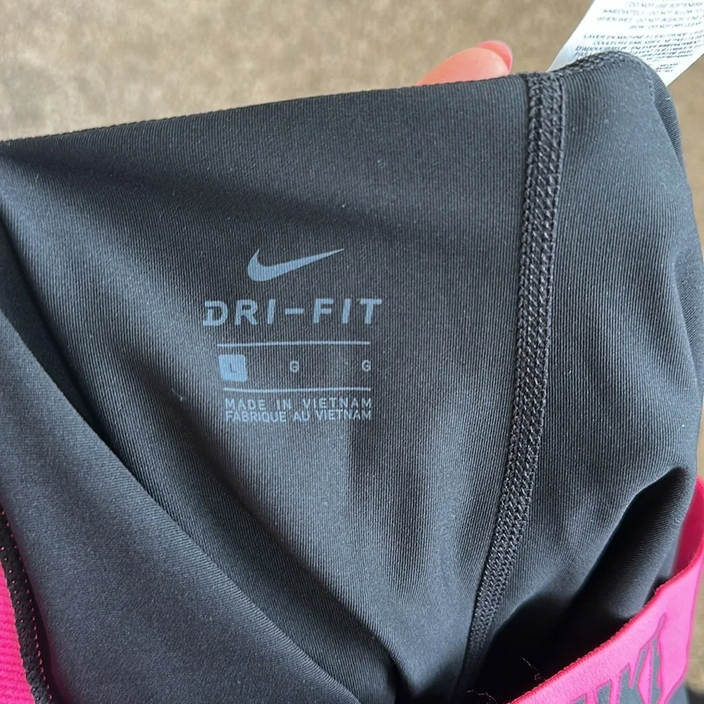 Women’s Nike Capris - Picture 4 of 4